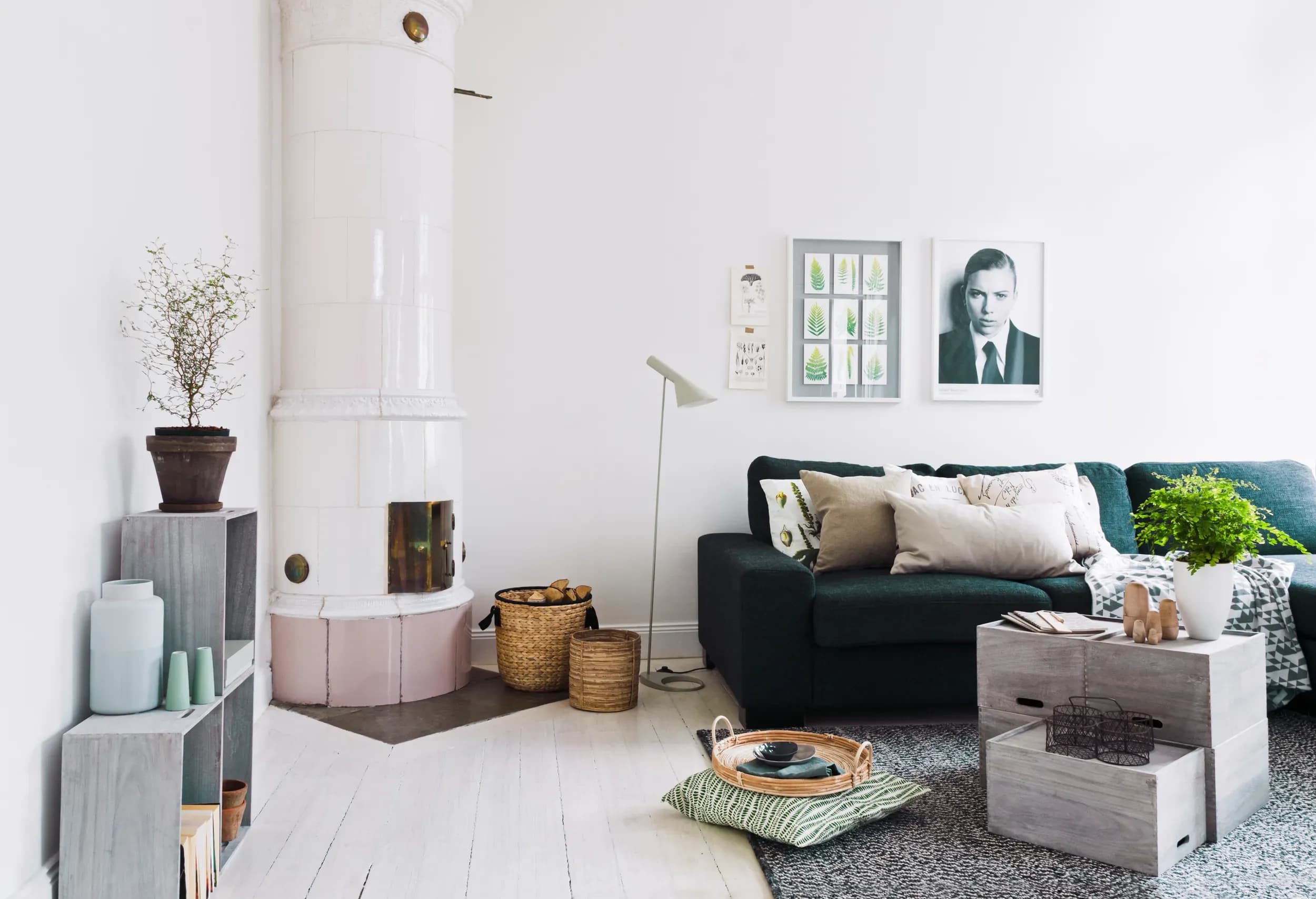 Renoverad tjusig sekelskiftslägenhet med kakelugn